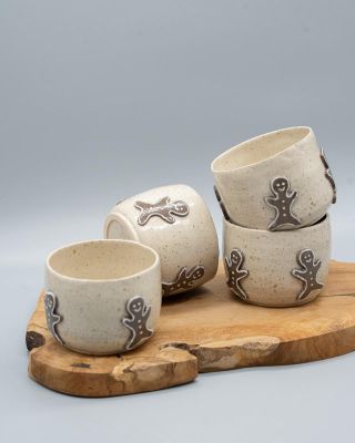 Už máte svůj Perníček?😍🤎 Na e-shopu mám ještě 2 skladem😌 • • • #hrnek #pottery #ceramiccup #ceskakeramika #vyrobenovcesku...